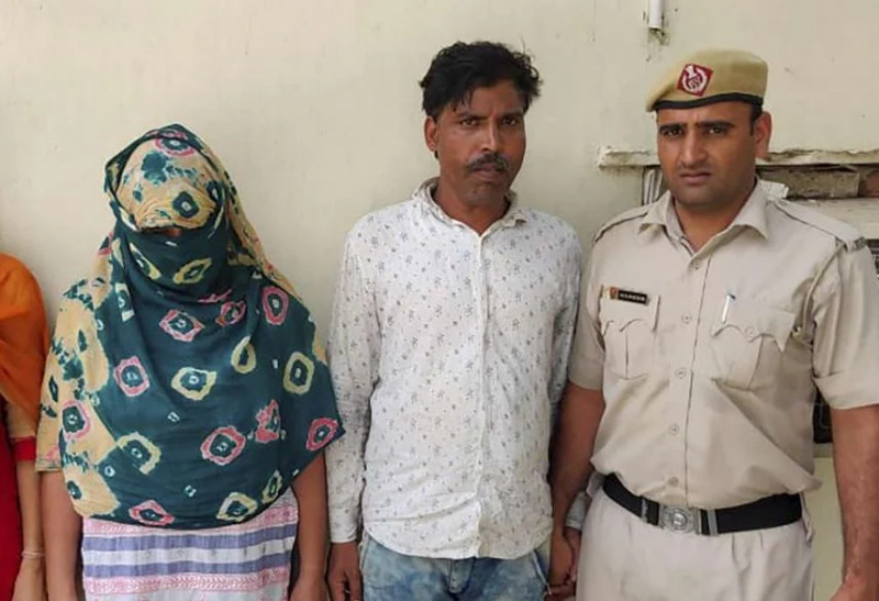   Каушал Чаудхари's wife and servant in police arrest