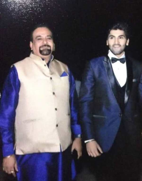   Lakshay dengan ayahnya, Raman Kapoor