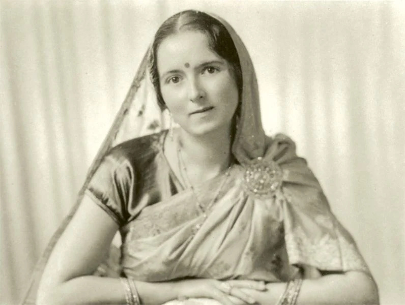 Savitri Devi Mukherjee Tuổi, Cái chết, Chồng, Gia đình, Tiểu sử, v.v.