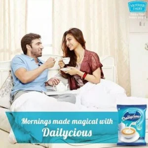   Avinash Tiwary v matičnem mleku's advertisement