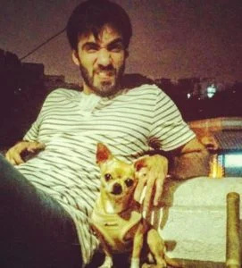   Авинаш Тивари с домашното си куче