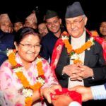 그의 아내 Radhika Shakya와 K P Sharma Oli