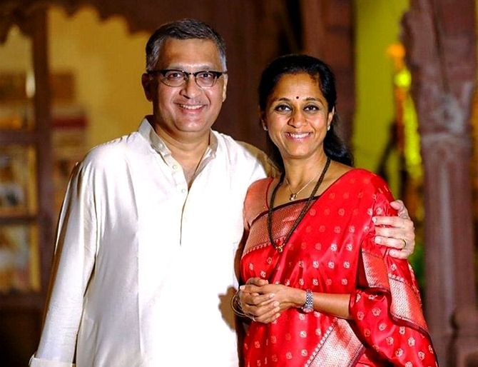 Supriya Sule với chồng Sadanand Sule