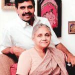 Sheila Dikshit kocasıyla birlikte