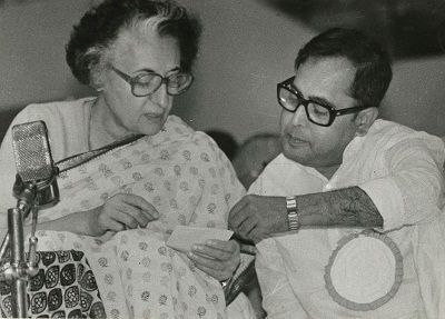 Пранаб Мухрерджи с бившия премиер Индира Ганди