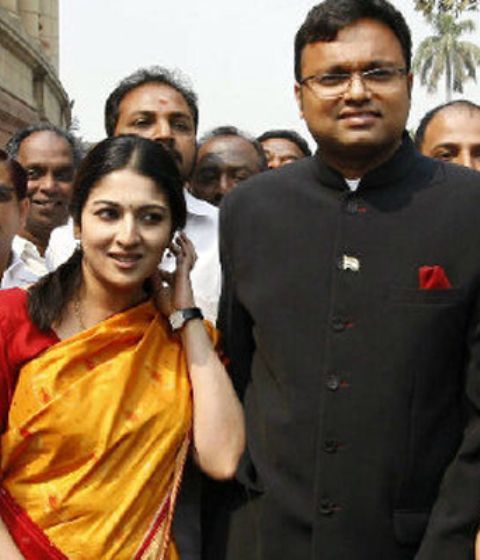 Karti Chidambaram eşi Srinidi Rangarajan ile birlikte