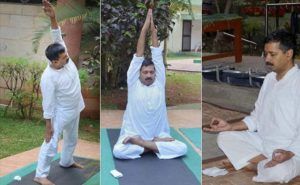Arvind Kejriwal tập Yoga