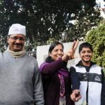 arvind-kejriwal-with-his-wife-and-children
