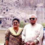 Atal Bihari Vajpayee Kasama ang Kanyang Foster Daughter na si Namita Bhattacharya