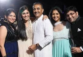 Praful Patel met zijn kinderen
