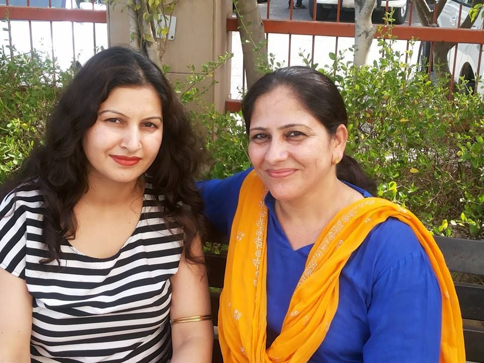 Sonali Phogat với em gái của cô ấy