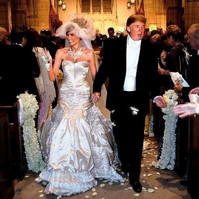 Donald Trump vaimonsa Melania Trumpin kanssa heidän hääpäivänään