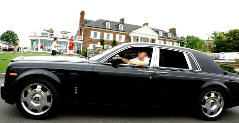 Donald Trump dans sa Rolls-Royce Phantom 2015