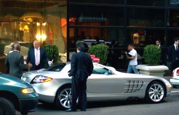 דונלד טראמפ עם מרצדס בנץ SLR מקלארן משנת 2003