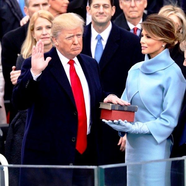 Donald Trump prêtant serment en tant que président des États-Unis