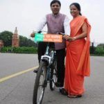 मनसुख मंडाविया अपनी पत्नी के साथ