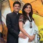 Piyush Goyal vaimonsa Seeman kanssa