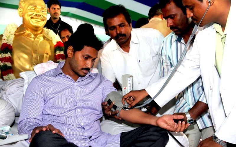 Jaganmohan Reddy während seines Hungerstreiks