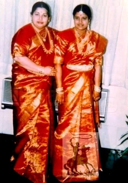 ساسيكالا مع Jayalalitha في V N Sudhakaran