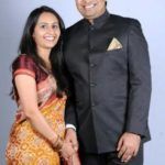 Córka Vijay Rupani Radhika i jej mąż Nimit Mishra