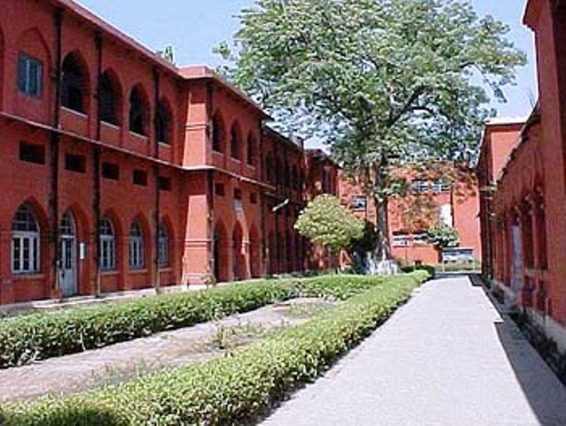 Правительственный колледж, бывший университетский колледж Пенджаба, в Хошиарпуре, где доктор Манмохан Сингх был студентом, а затем преподавателем в конце пятидесятых.