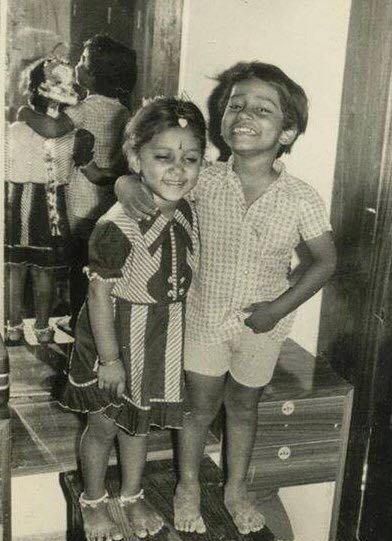 Et barndomsbillede af Sharmila og hendes bror Jaganmohan