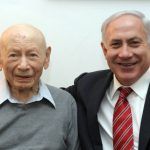 Benjamin Netanyahu isänsä kanssa