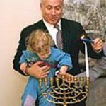 Benjamin Netanyahu với con gái của mình