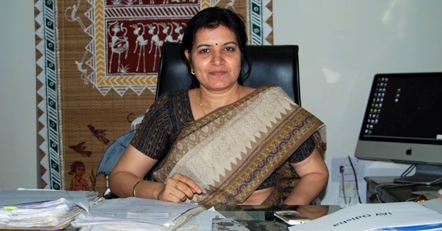 Aparajita Sarangi (IAS) Възраст, съпруг, семейство, каста, биография и др