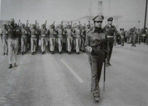 Киран Беди, водещ на парада за Деня на републиката 1975 г.