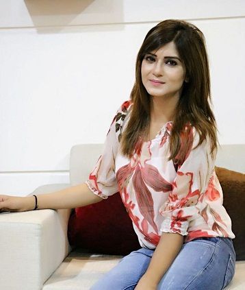Aakansha Sareen (model Punjabi) Visina, težina, dob, poslovi, biografija i još mnogo toga
