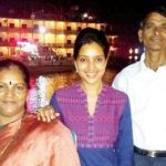 Rupali Bhosle bersama orang tuanya