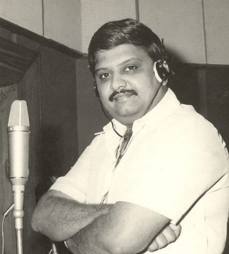 SP Balasubrahmanyam по време на запис на песен