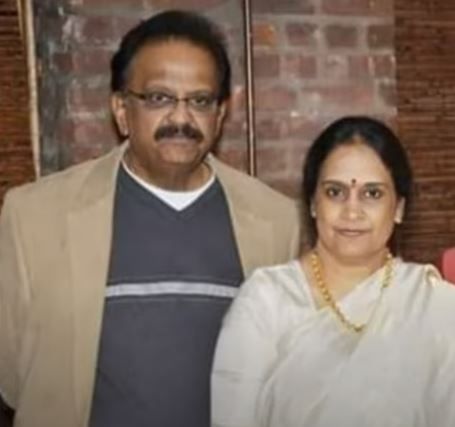 S. P. Balasubrahmanyam със сестра си