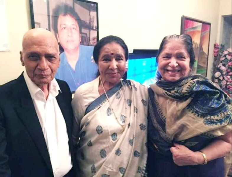 Jagjit Kaur With Asha Bhosle and Khayyam