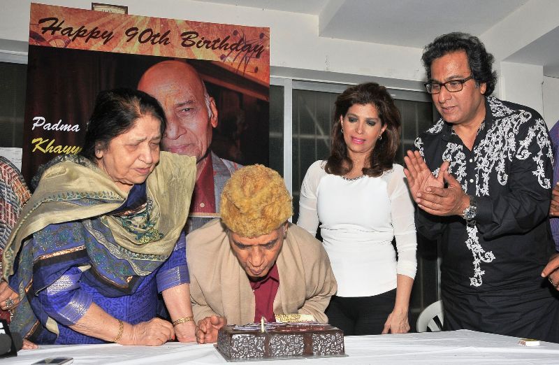 Jagjit Kaur comemorando o 90º aniversário de Khayyam