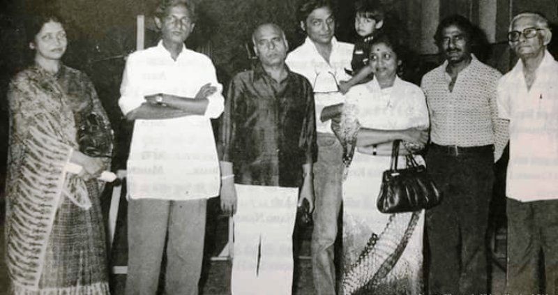 Una vecchia foto di Jagjit Kaur con Khayyam, Asha Bhosle e altri