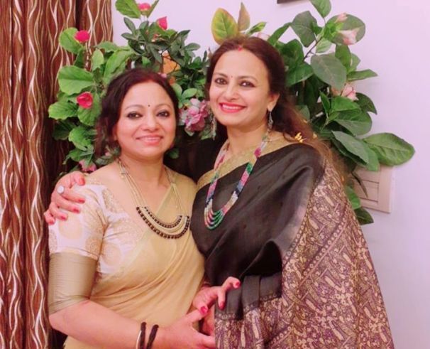 Meena Rana koos õe Uma Kumolaga