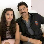 Kumar Sanu con su hija Shannon K