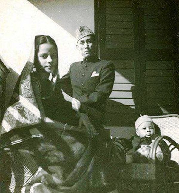 S. D. Burman com sua esposa e filho