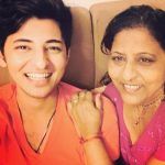 Darshan Raval with his mother Rajal Raval