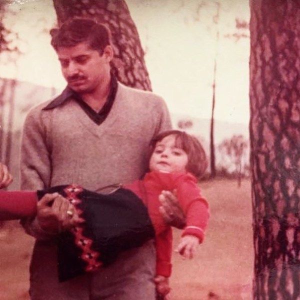 Kanika Kapoor con su padre