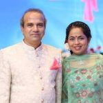 Suresh Wadkar sa suprugom Padmom Wadkar