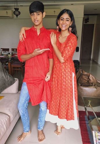 Palak Lalwani mit ihrem Bruder