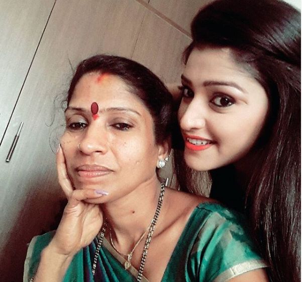 Shreya Anchan a její matka