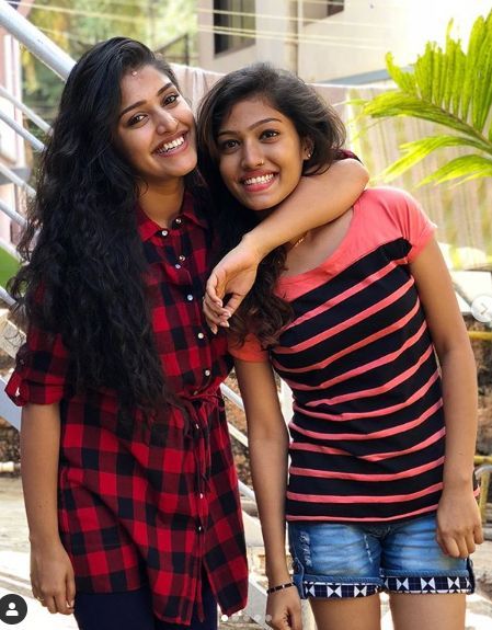 Shreya Anchan se svou sestrou