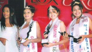 Poonam Kaur trong cuộc thi Hoa hậu Andhra Beauty