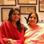 Veena dengan ibunya