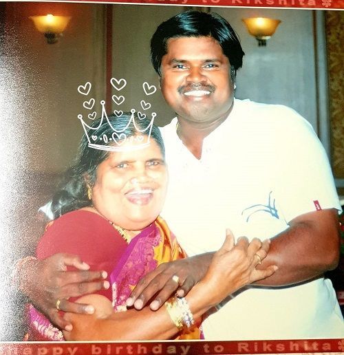 Amma Rajasekhar con su madre