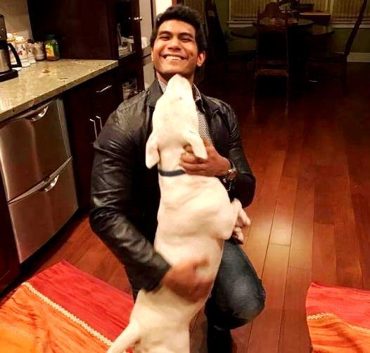 Vishagan Vanangamudi adora cães